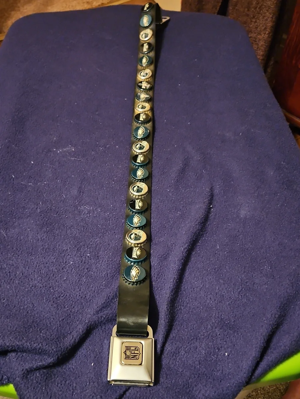 NFL Eagles Bottle Cap Belt - Black and Green Boys Accessory. Size S